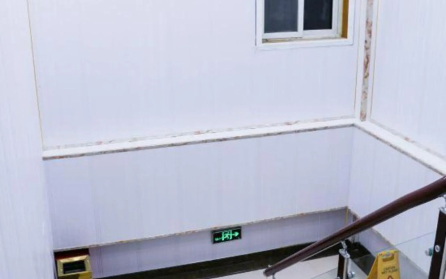 Deyuanju Business Hotel