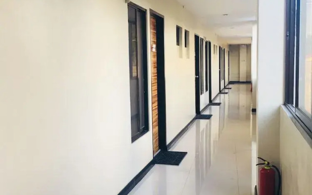 Mahogany Tourist Inn