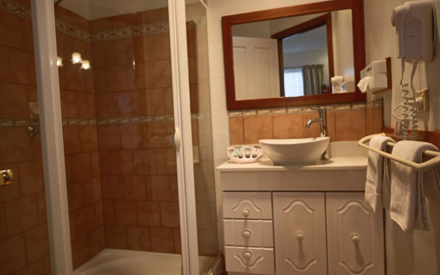 Swansea Cottages & Lodge Suites