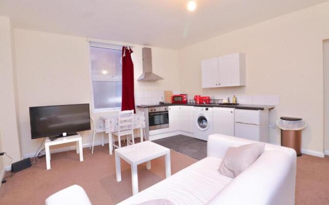 Cosy 2BD Flat Lincoln City Centre Sleeps 3