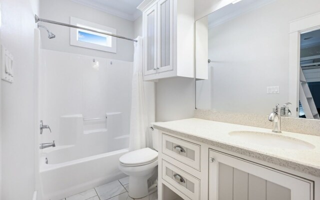 Sandy Orchid Lodge by RedAwning