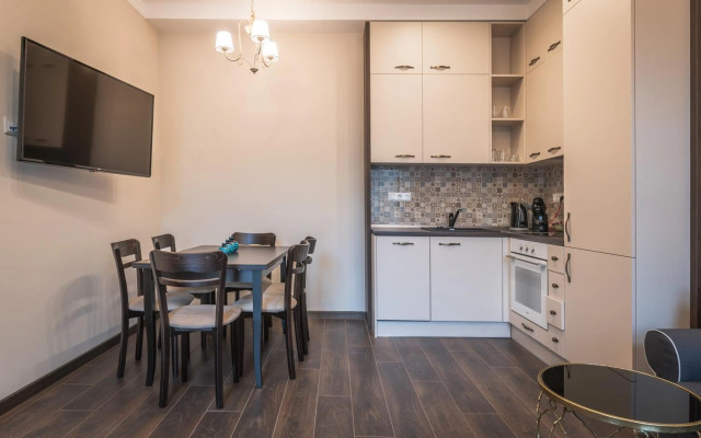 1001 Nights ~ in a Beautiful Two-Bedroom Apartment