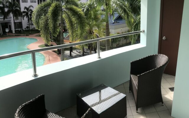 Rimbun Suites & Residences