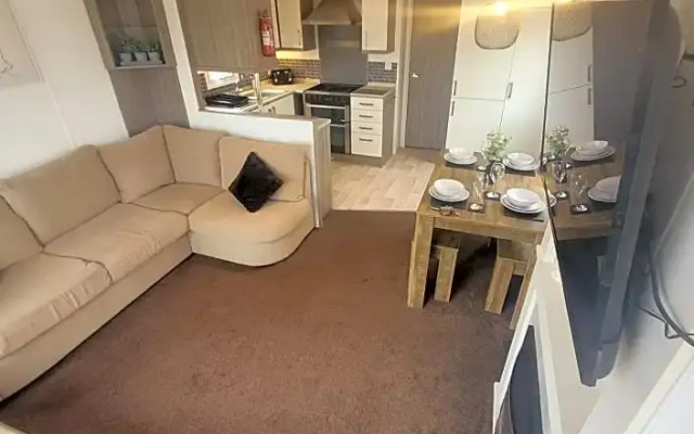 Golden Palm Getaway's PG143