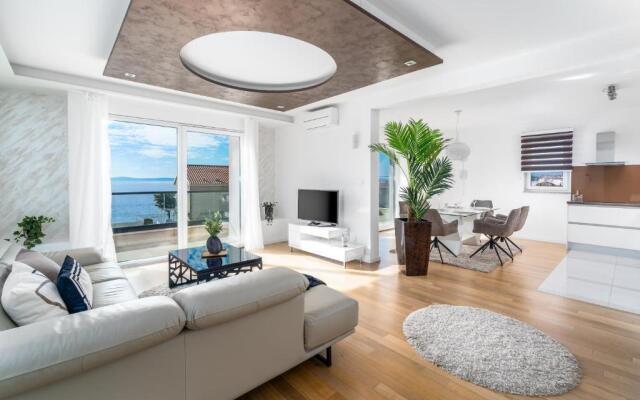 Luxury Villa Lucas with heated pool, whirlpool, sauna, 14 pax