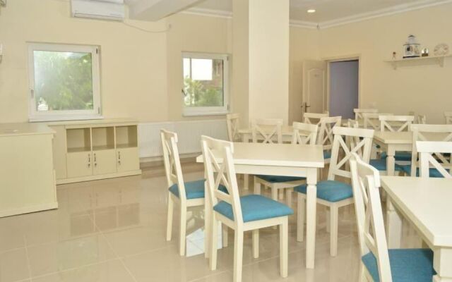 Mykonos Mamaia Boutique Villa