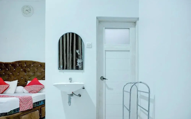 Hotel O Stasiun Cirebon Kejaksan Near Alun Alun Cirebon Formerly Family Homestay