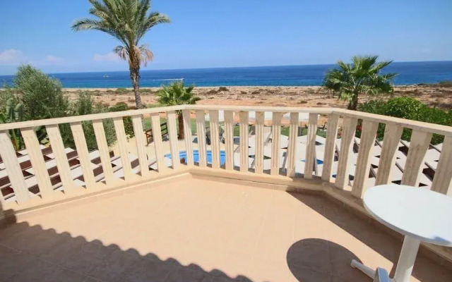Nireas Seafront Villa