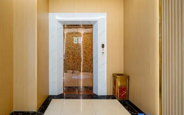 Lianbang Hotel (Shanghai Pujiang Town Minrui Road Subway Station)
