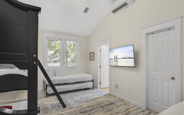 1285 Laurel Grove 'seabatical'