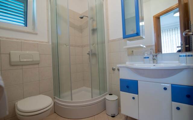 Apartments and Room Robert