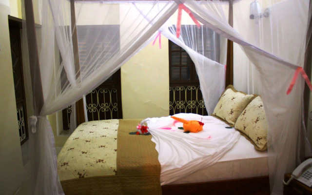 The Island Town Hotel - Adults Only