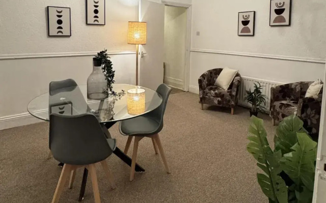 Unwind at Hebburn House-your Serene Retreat Awaits