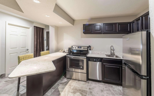 Best Western Plus Sebastian Hotel & Suites