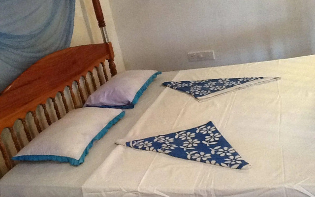 Catamaran Beach Home and Restaurant
