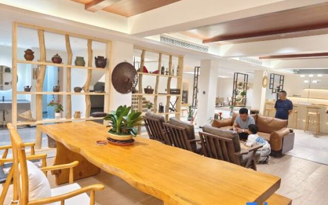 Xiaqing Canyon Creekside Homestay