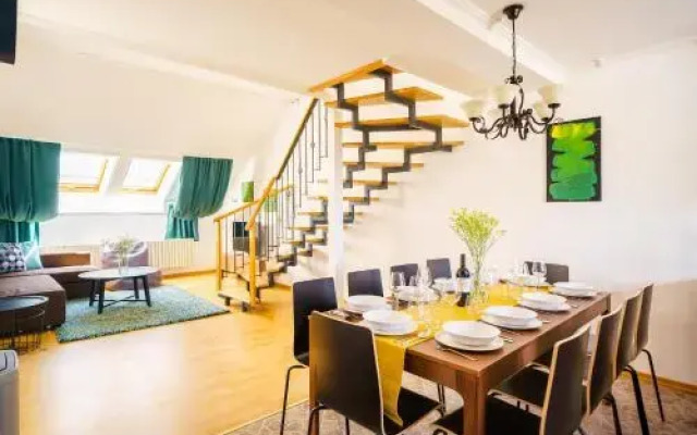 HOME ALONE 5BR+3BATH Penthouse in center of Prague