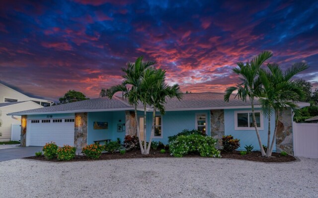 Blue Iguana 3 Bedroom Home by Redawning