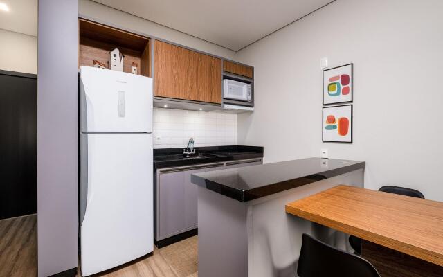 Studio c/ piscina no terraço 900m da praia STI102