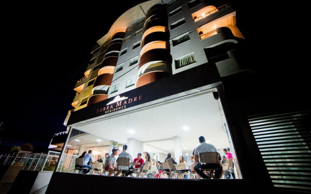 Serra Madre Residence