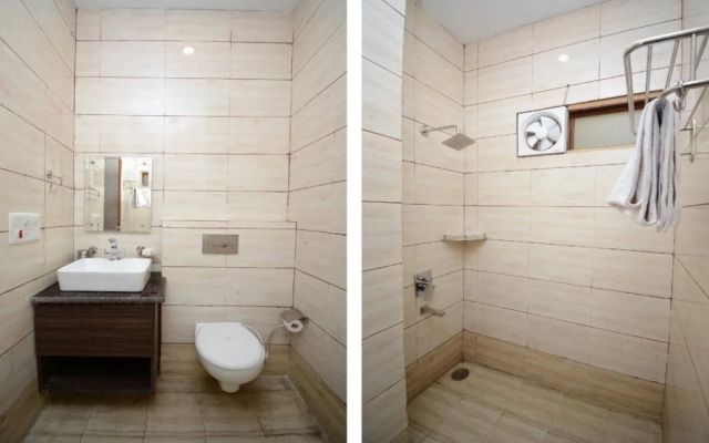 Hotel Dhingra By OYO Rooms