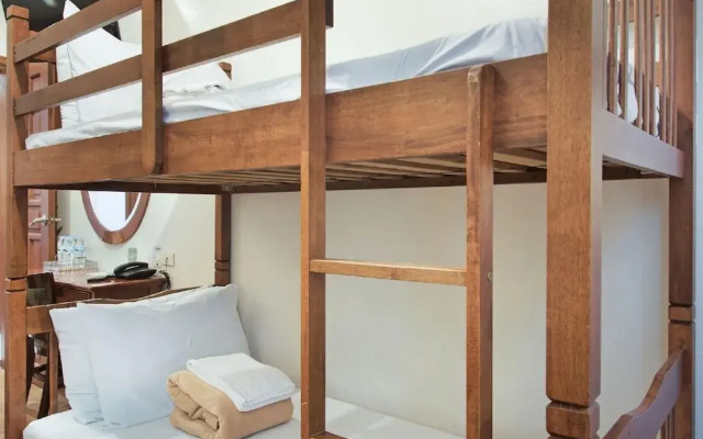 Townhouse OAK Avitel Hotel
