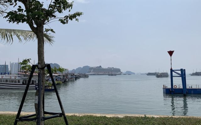 Seabreeze Ha Long Bay