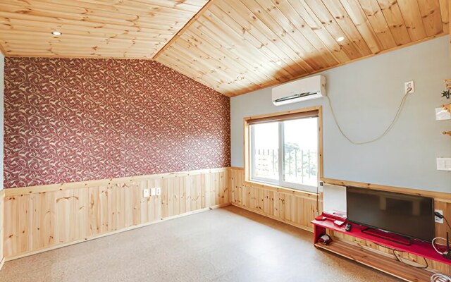 Seogwipo Red Piano Pension