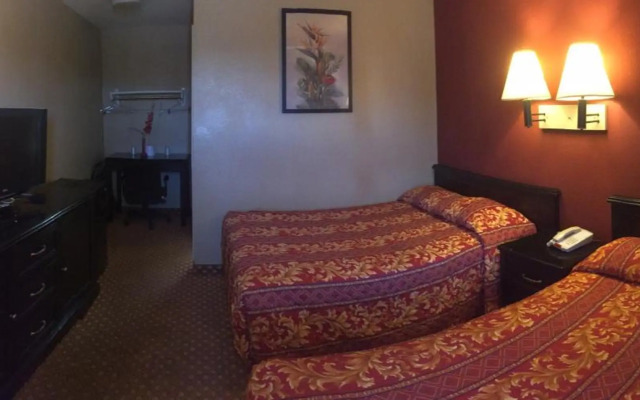 Hilltop Inn & Suites