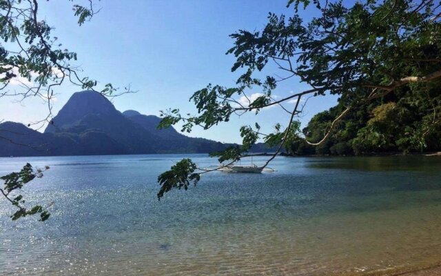 Garden Bay Beach Resort El Nido