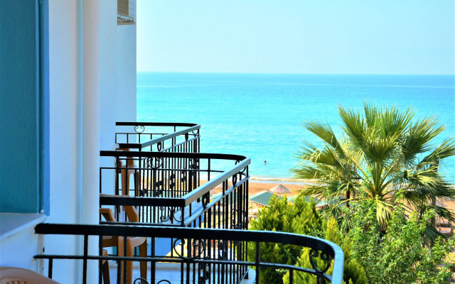Gumuldur Mavi Deniz Otel