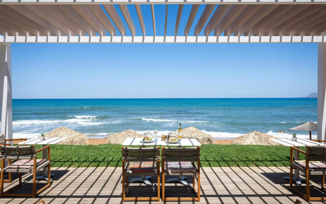 The Mini Beach Hotel