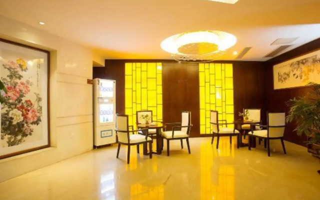 Eastern Kaiyue Business Hotel