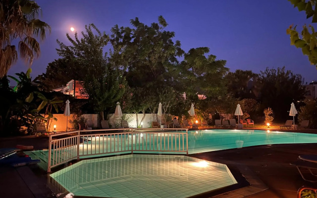 Theodorou Beach Hotel Apartments