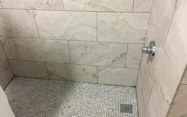 Island Suites Hobby Airport