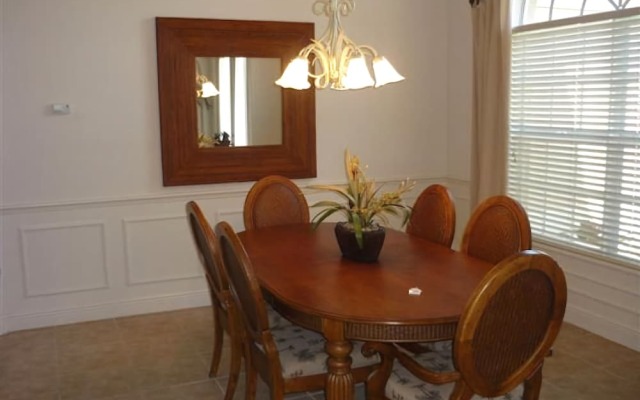 Vacation Pool Homes- Marco Island