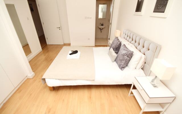 Pearse Street Sleeps 10