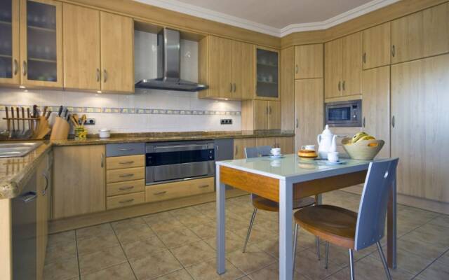 Villa - 5 Bedrooms with Pool, WiFi and Sea views - 105008