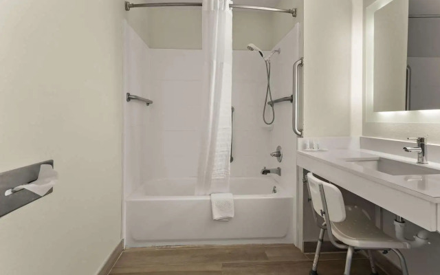 Quality Inn & Suites Dublin