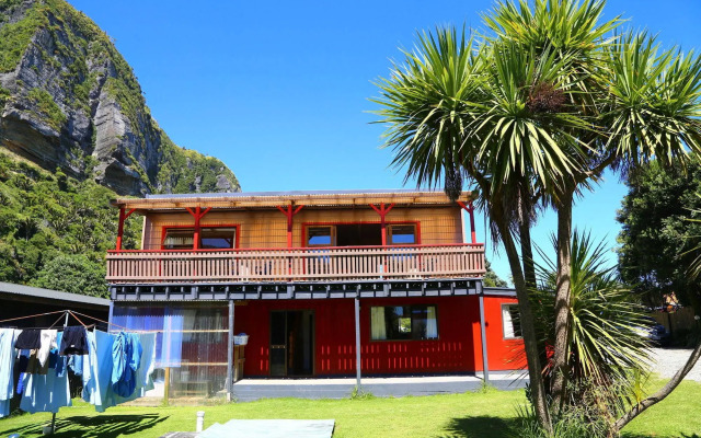 Te Hui House
