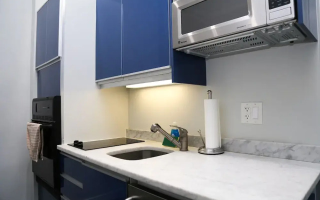 Maverick Suites at 245 Newbury St