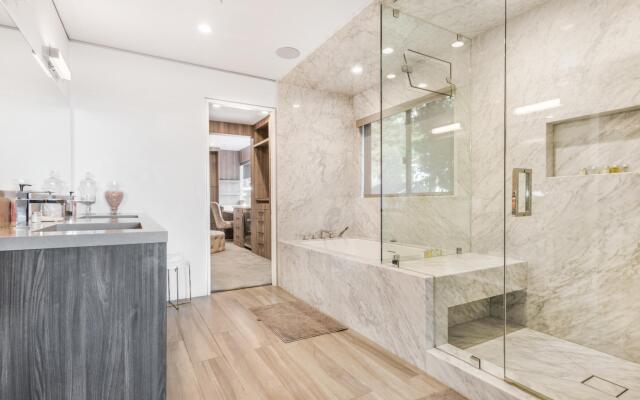 Sunset Heights - Elegant Modern Villa With Beautiful Views in the Hills
