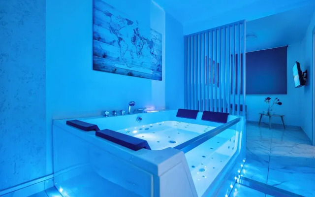 Premium Jacuzzi Suite at the City Center