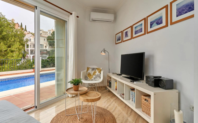 Apartment with private pool