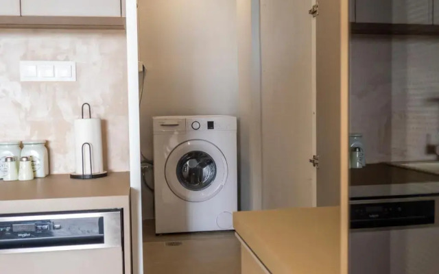 Central Urban Luxury Sea View Apt Since 2009