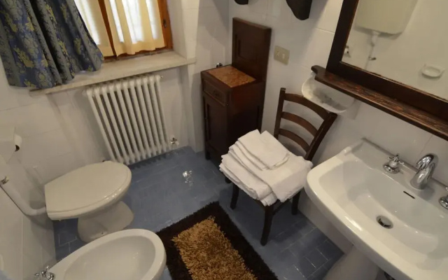 Cushy Apartment With Swimming Pool, Garden,fireplace,parking