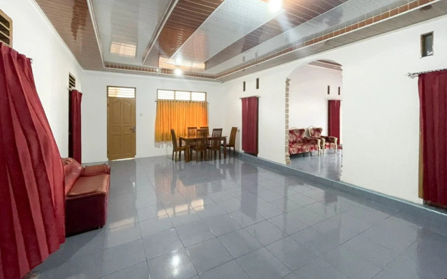 RedDoorz @ Balige Toba Samosir