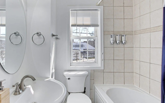 Beautiful 3br/2ba Colonial House | CozySuites