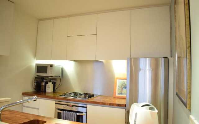 Elegant 2 Bedroom Maisonette Near Camden