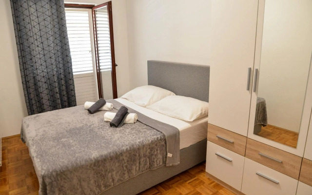 Apartment Summer Breeze